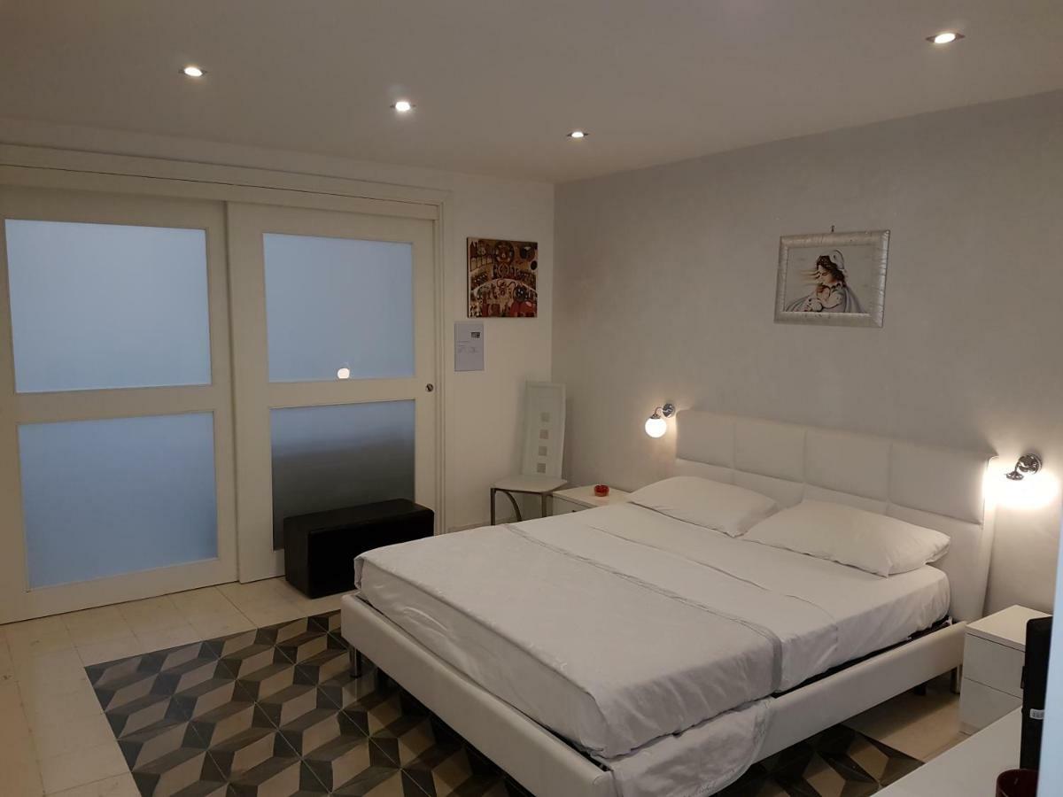 Casa Orchidea - The Fab Stay Brindisi Luaran gambar